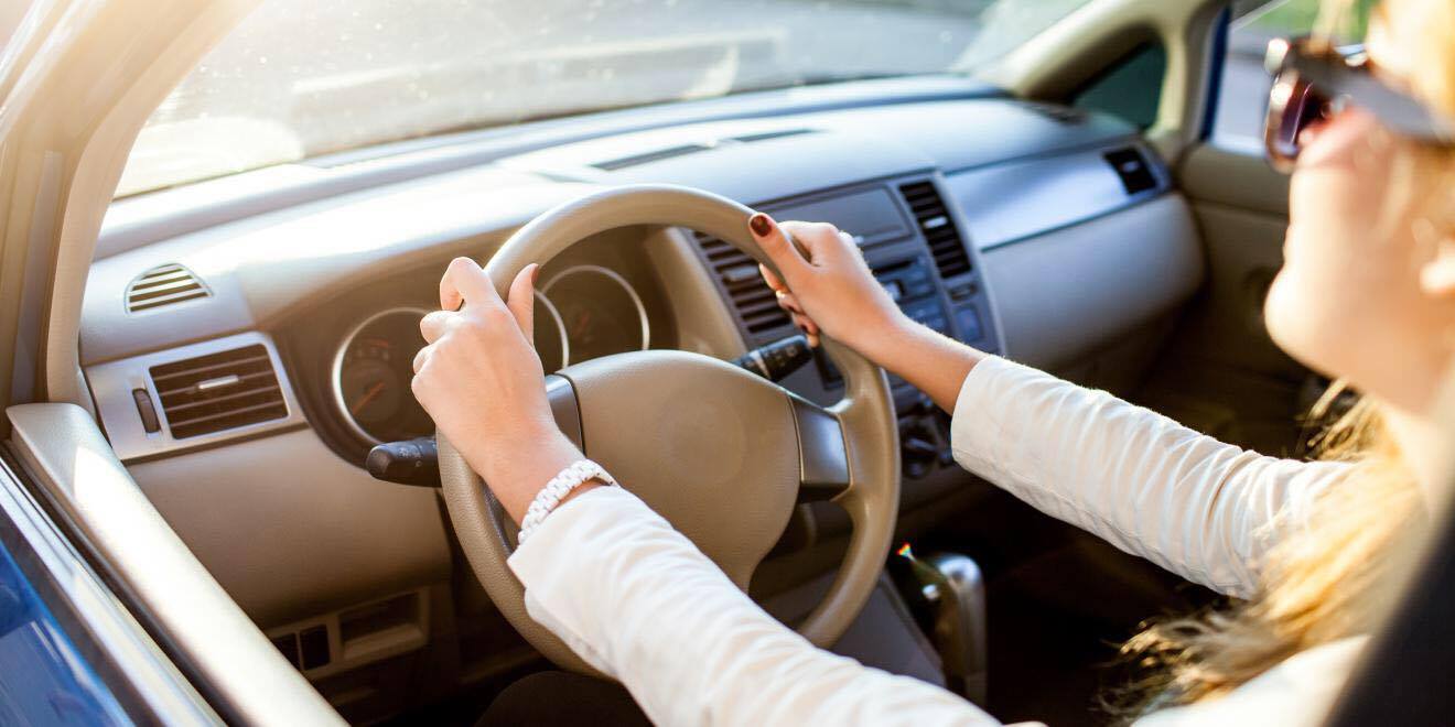 Nyt studie slår nu fast: Derfor er kvinder bedre til at kører bil end mænd