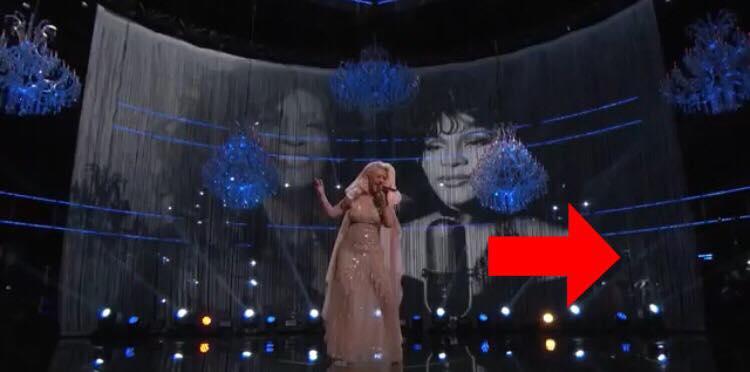Christina Aguilera synger Whitney Houston - Så træder Whitney Houston ind på scenen!