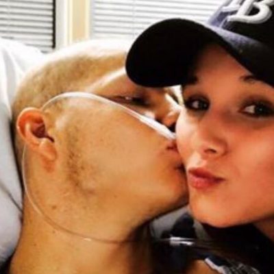 19-åriget ung mand fik diagnostiseret kræft og havde blot få uger tilbage af livet - besluttede sig for at gifte sig med sin gymnasiekæreste