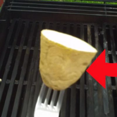 Sommerens geniale grilltip: Derfor skal du bruge en rå kartoffel på din grill