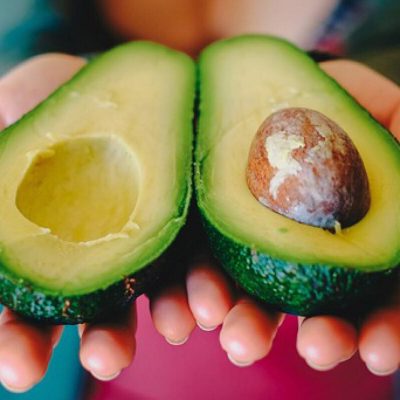 Tip: Derfor må du aldrig smide stenen ud fra din avokado - den er god for dit helbred